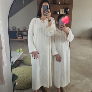 Jellaba matchy matchy blanc cassé en crêpe de soie et mousseline